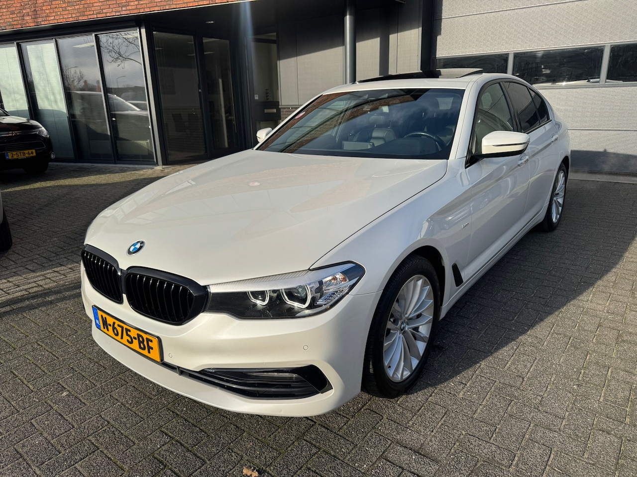 BMW 5-serie - 530d xDrive High Executive SCHUIFDAK LEDER PDC SUPER NETJES - AutoWereld.nl