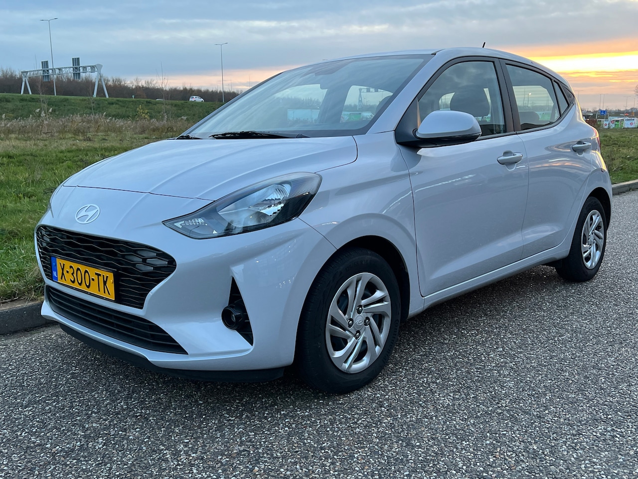 Hyundai i10 - 1.0 66pk Comfort Smart | LED | Airco | Carplay | Camera | Navigatie | Bluetooth | Cruiseco - AutoWereld.nl