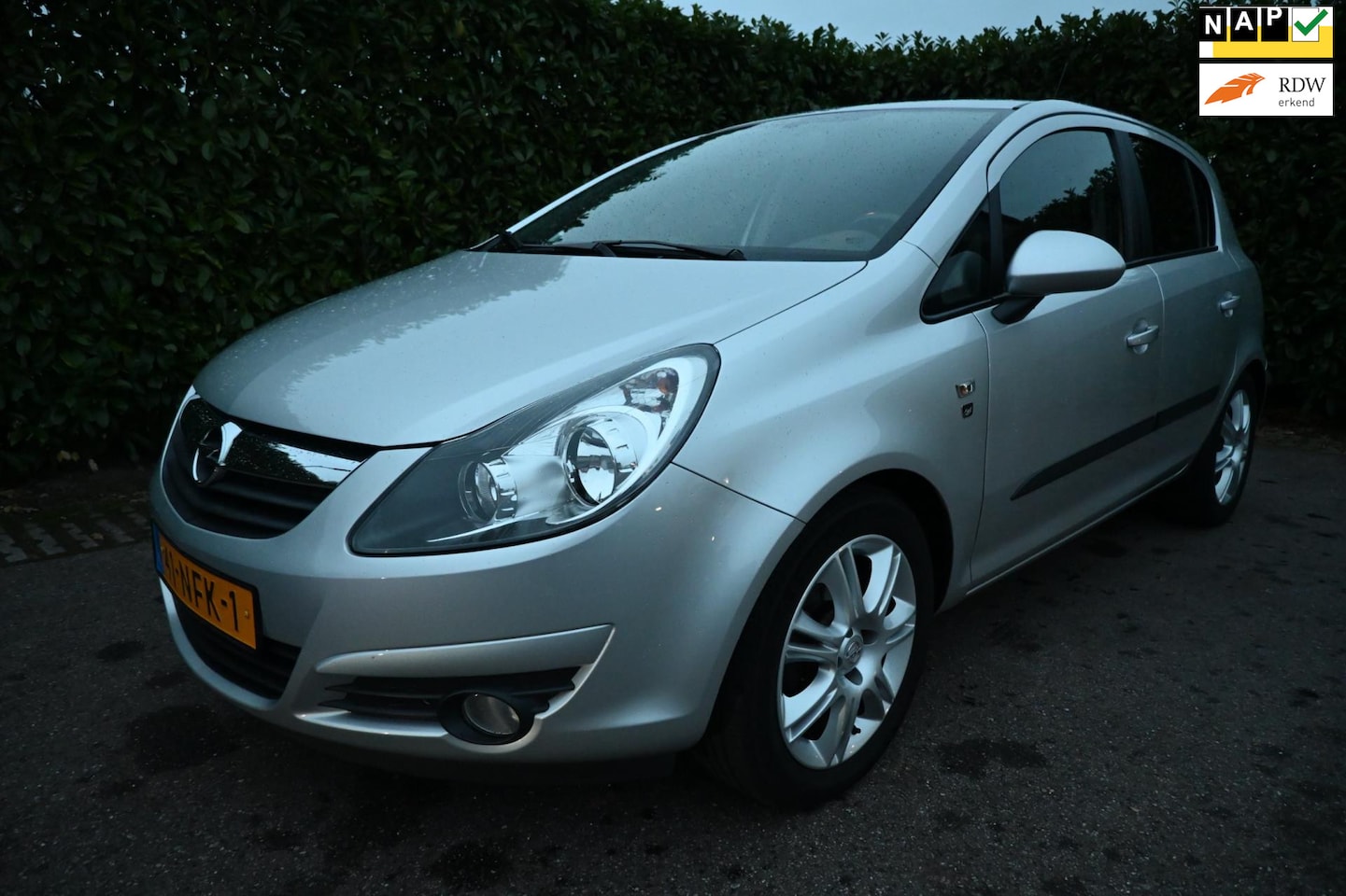 Opel Corsa - 1.4-16V '111' Edition. Origineel Nederlandse auto met NAP. - AutoWereld.nl