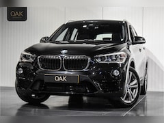 BMW X1 - sDrive18i Executive | Navigatie | Leder | Camera | 18"LM | NL Auto