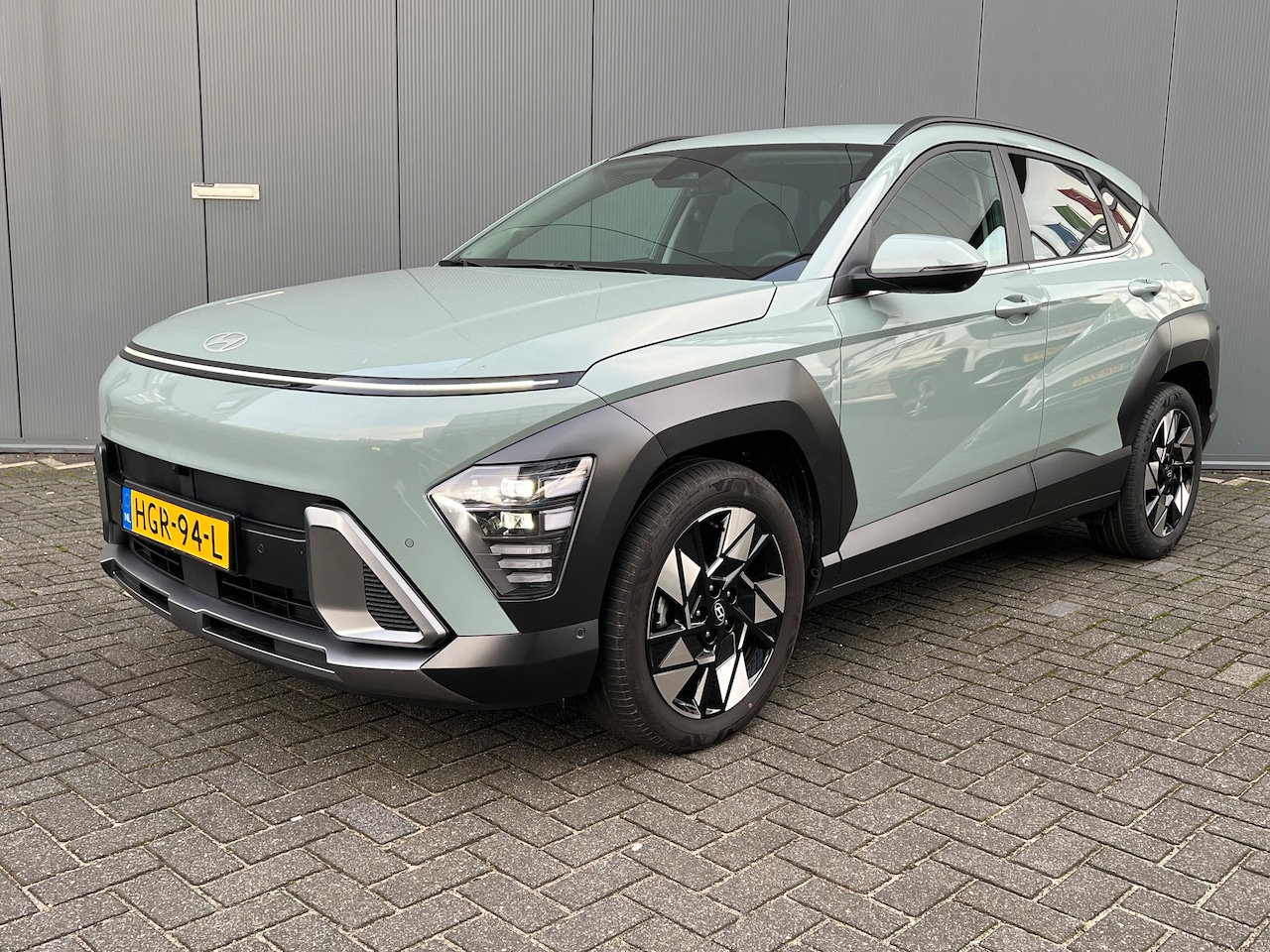 Hyundai Kona - 1.6 GDI 141pk HEV Premium | Premium audio | 360 camera | Bestuurdersstoel met geheugen | A - AutoWereld.nl