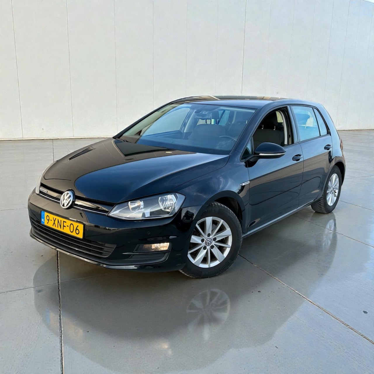 Volkswagen Golf - 1.6 TDI Comfortline BlueMotion 1e eigenaar Dealer onh - AutoWereld.nl