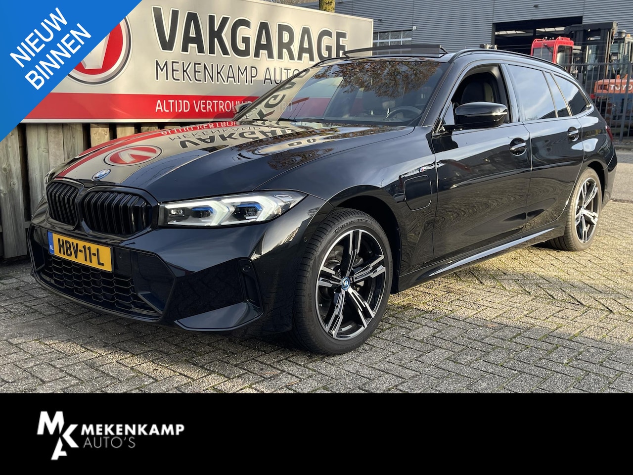 BMW 3-serie Touring - 330e xDrive M Sport 18"/Panoramadak/Trekhaak/Dodehoek/Keyless/Head-up/Laser LED/Camera/HiF - AutoWereld.nl