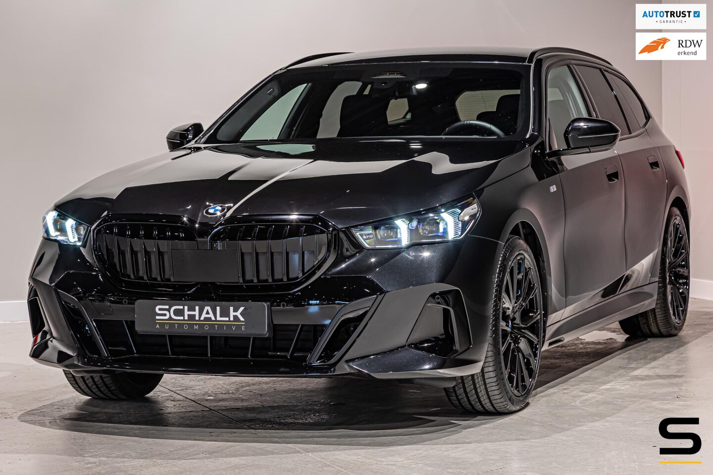 BMW 5-serie Touring - 520i|M-sport|Fisc€70.000|H&K|E-trekhaak| - AutoWereld.nl