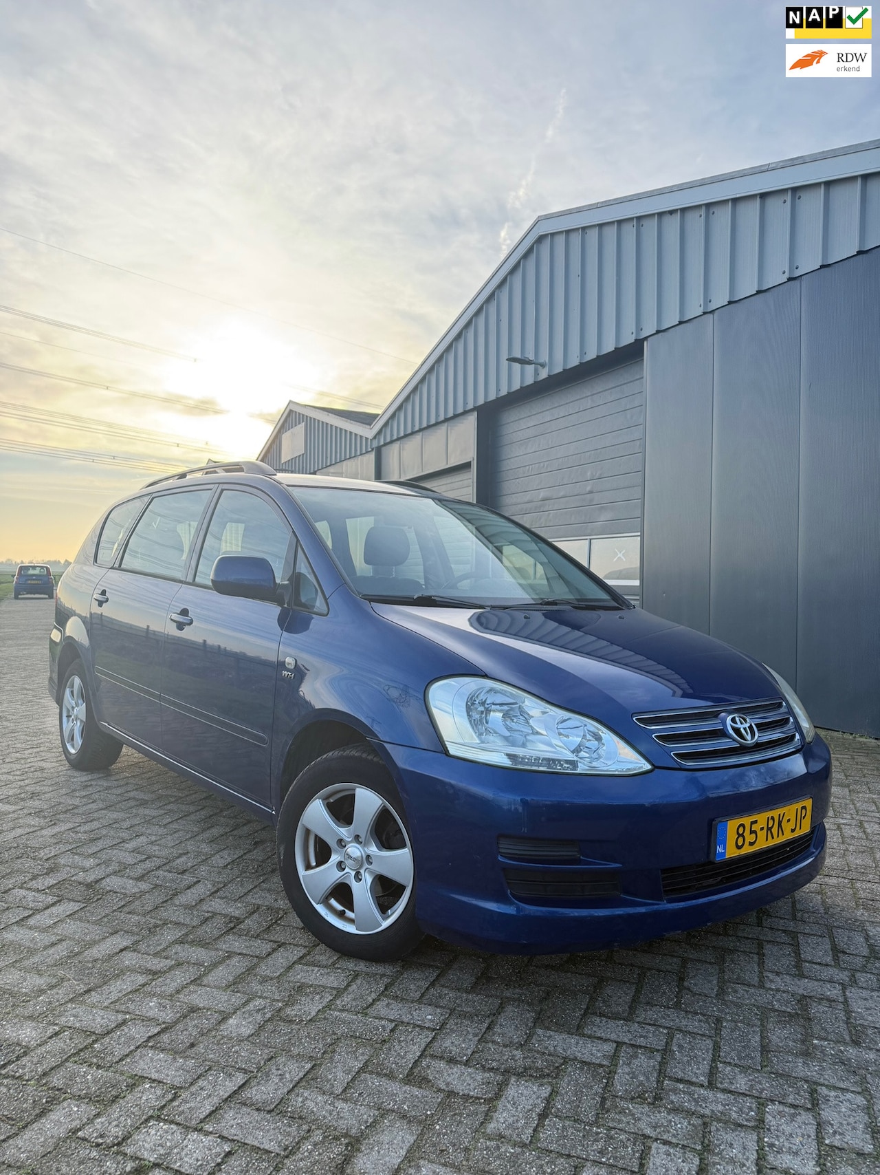 Toyota Avensis Verso - 2.0i Linea Luna 5p. 2.0i Linea Luna 5p. - AutoWereld.nl