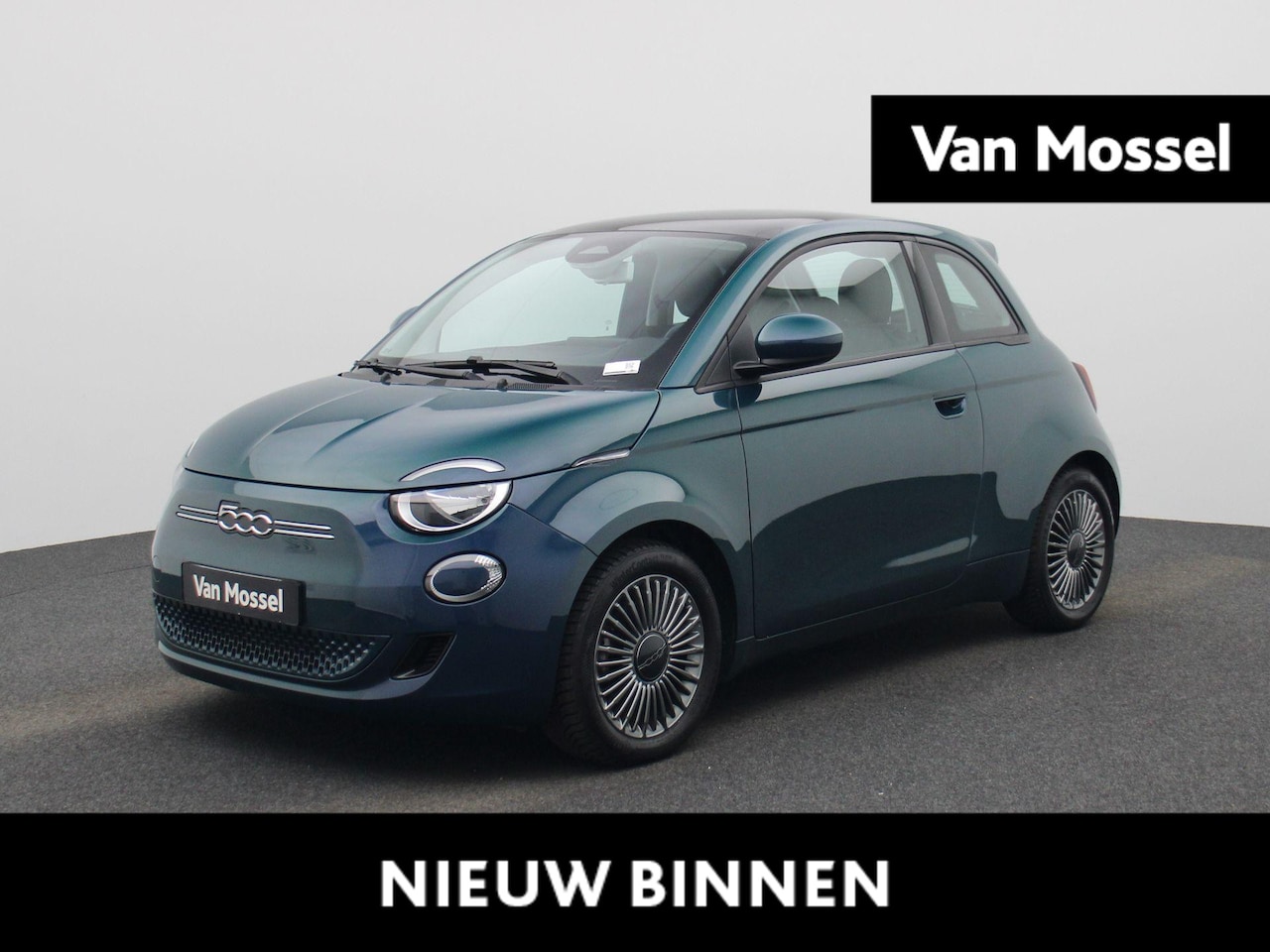 Fiat 500 - 500e 42 kWh Icon AUTOMAAT | NAVIGATIE | LMV | PDC | APPLE CARPLAY | DAB | STOELVERWARMING - AutoWereld.nl