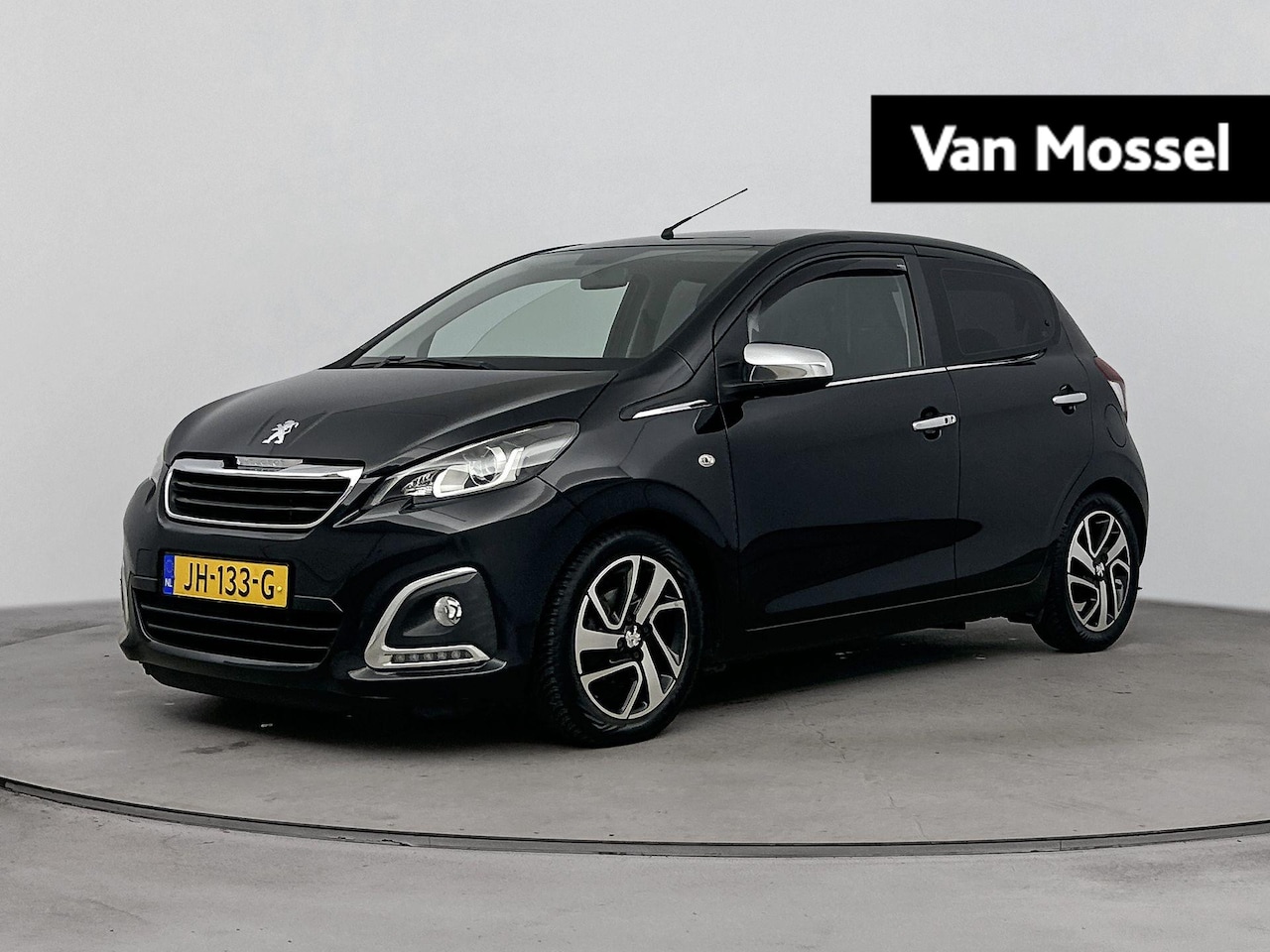 Peugeot 108 - 1.2 VTi Allure 82PK | Climate Control | 15'' Inch Lichtmetalen Velgen | Achteruitrijcamera - AutoWereld.nl