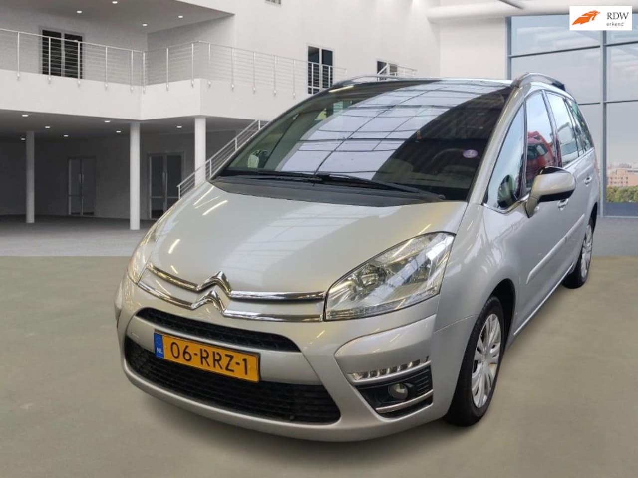 Citroën Grand C4 Picasso - 1.6 VTi Ligne 7p NAVI PSENSOR CRUISE TREKHAAK - AutoWereld.nl