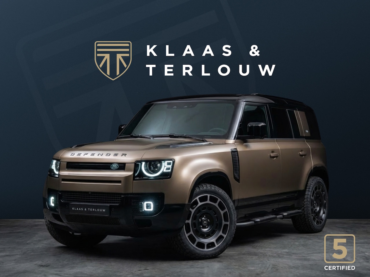 Land Rover Defender 110 - 2.0 P300e 110 X-Dynamic SE HNP € 129.477 / 22 inch Octa STYLE / Matt Frozen Bronze  / Side - AutoWereld.nl