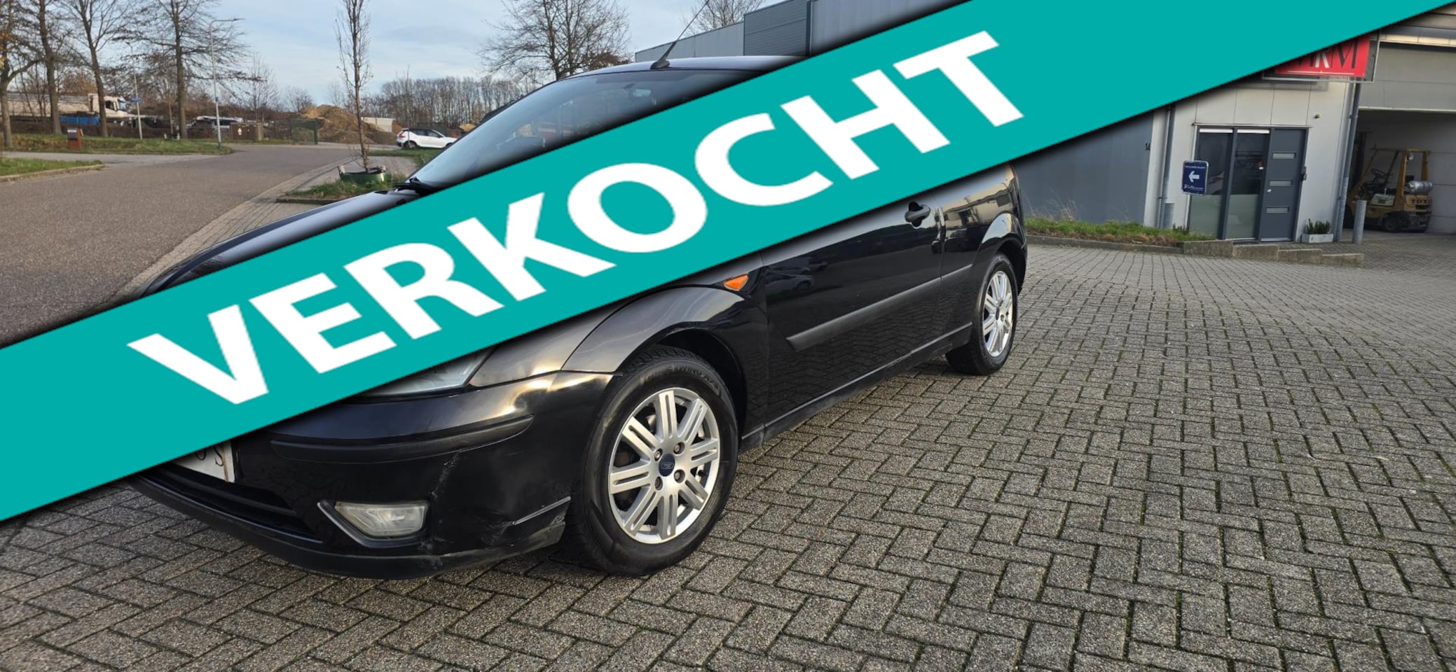 Ford Focus - 1.6-16V Futura Leer,AIRCO, - AutoWereld.nl