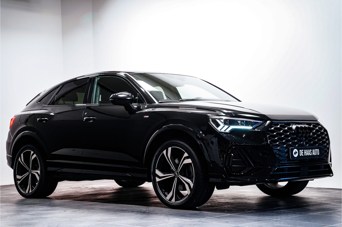 Audi Q3 Sportback - 45 TFSI e 2x S-Line Black ed|Leder|Acc|20 inch|Camera - AutoWereld.nl