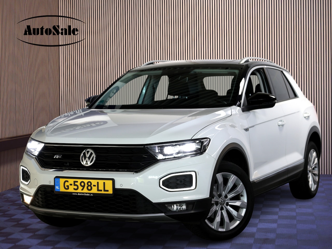 Volkswagen T-Roc - 1.0 TSI R-Line CLIMA VIRTUAL PDC CARPLAY CAMERA PANO LANE+FRONT Ass. '19 - AutoWereld.nl