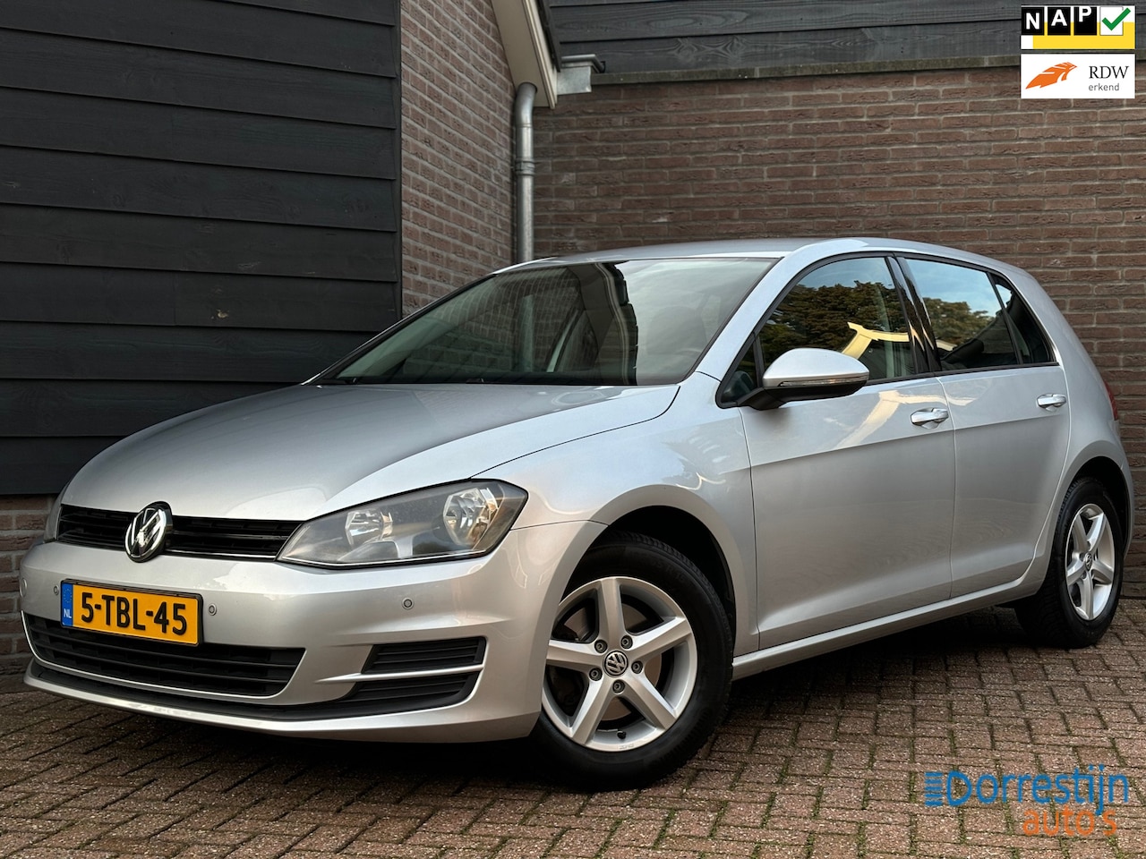 Volkswagen Golf - 1.2 TSI | PDC | Navigatie | Cruise | 5-deurs | NAP - AutoWereld.nl