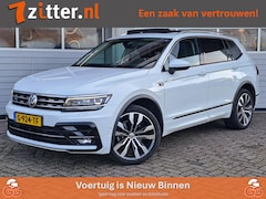 Volkswagen Tiguan Allspace - 1.5 TSI Highline R-line 7-Persoons , Trekhaak, Panoramadak, Lederen bekleding, Virtual Coc