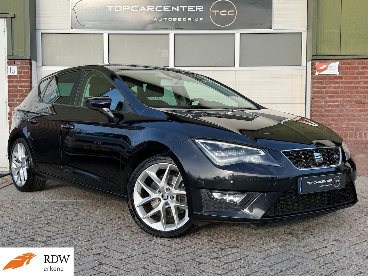 SEAT Leon - 1.8 TSI FR/AIRCO/AUT/STOELV/PARKS/CRUISE/APK - AutoWereld.nl
