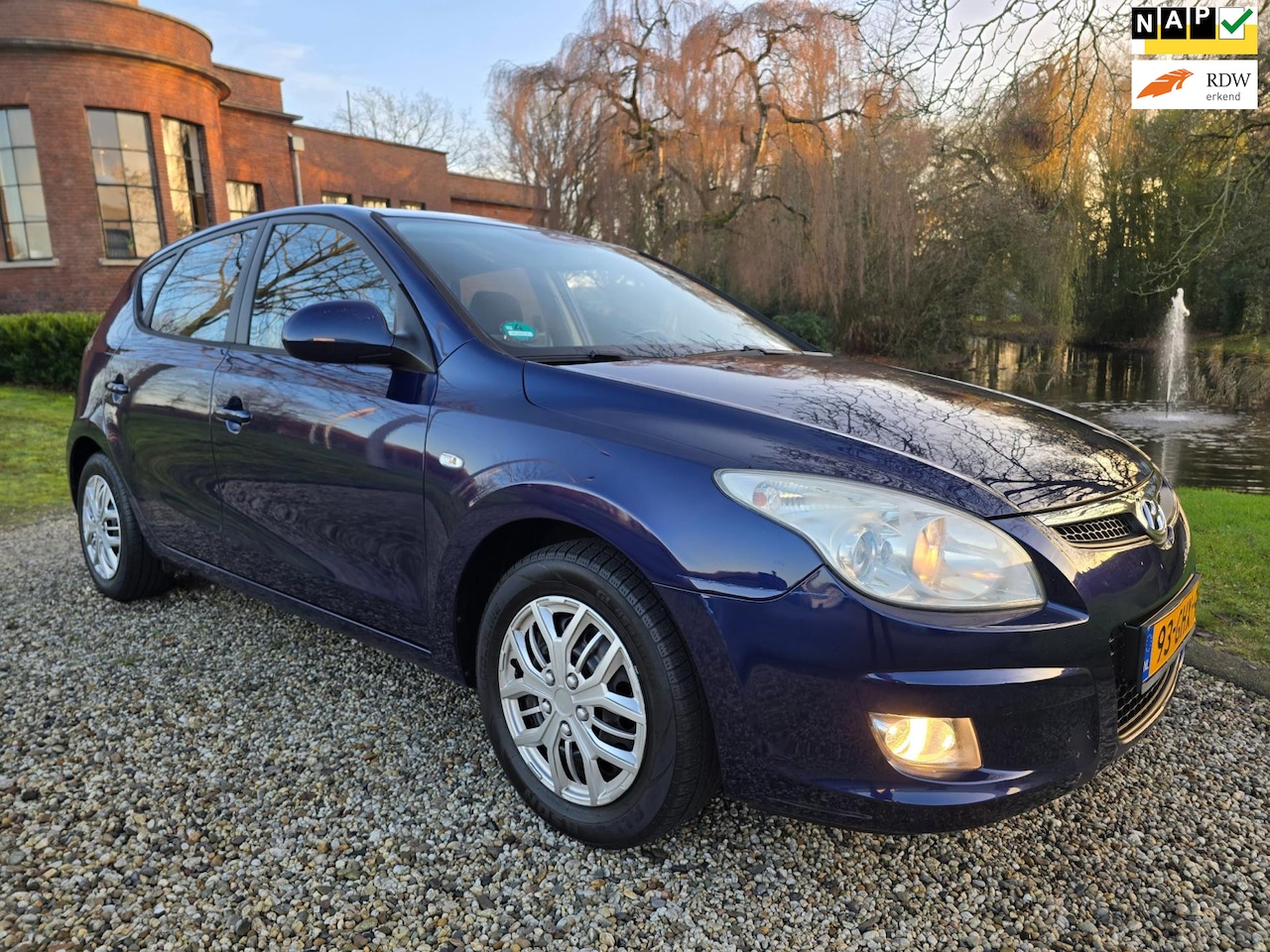 Hyundai i30 - 1.6i Dynamic 5-deurs AIRCO *apk:08-2026* - AutoWereld.nl