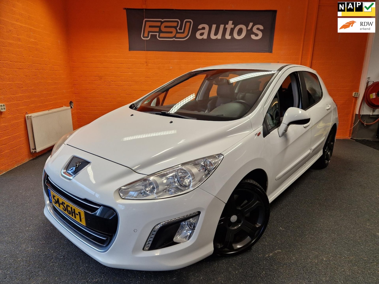 Peugeot 308 - 1.6 GTI / 200 PK / 5 DEURS / HALF LEDER / AIRCO!! - AutoWereld.nl
