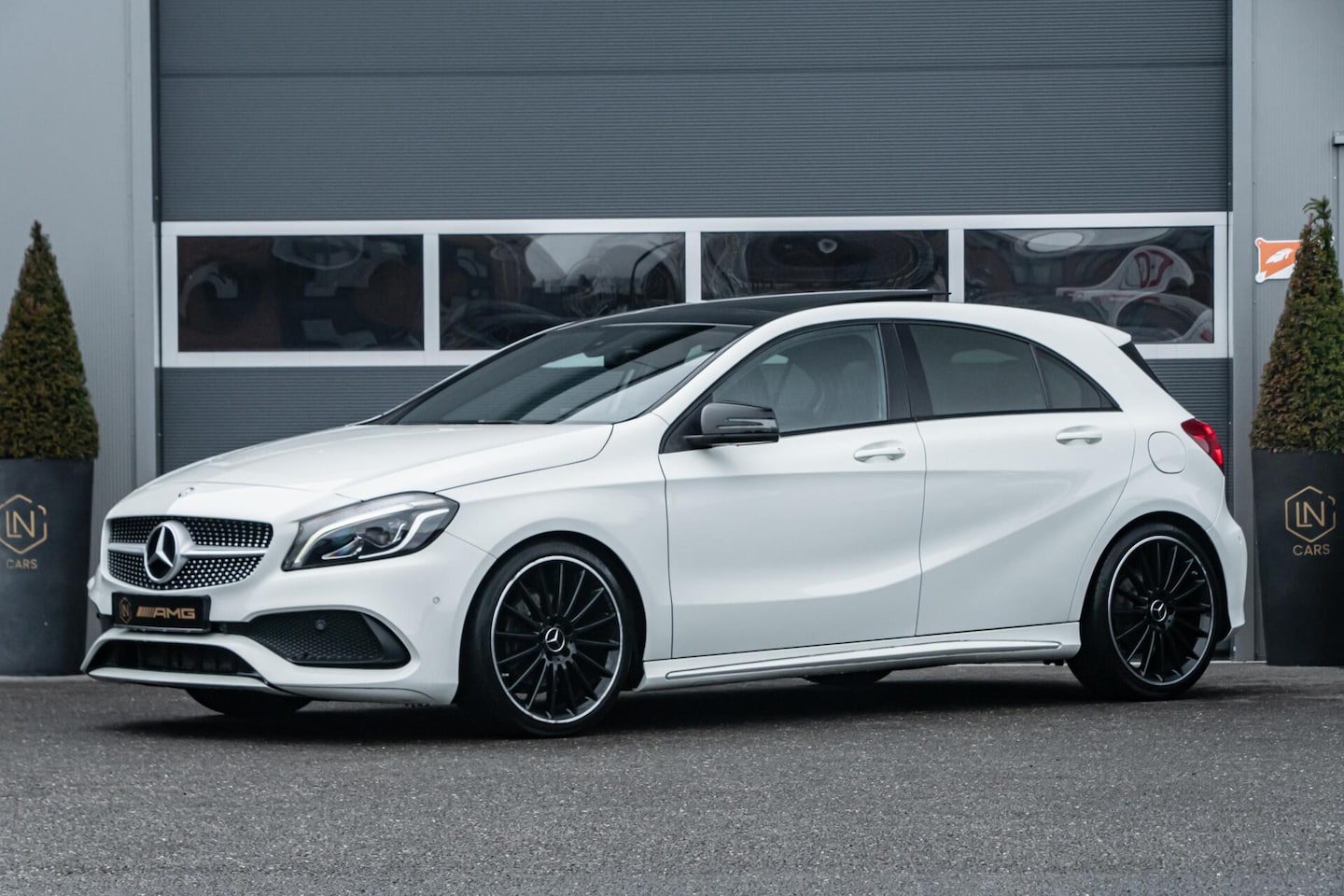 Mercedes-Benz A-klasse - 180 AMG Night edition | Pano | C - AutoWereld.nl