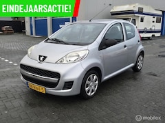 Peugeot 107 - 1.0-12V XR 2011