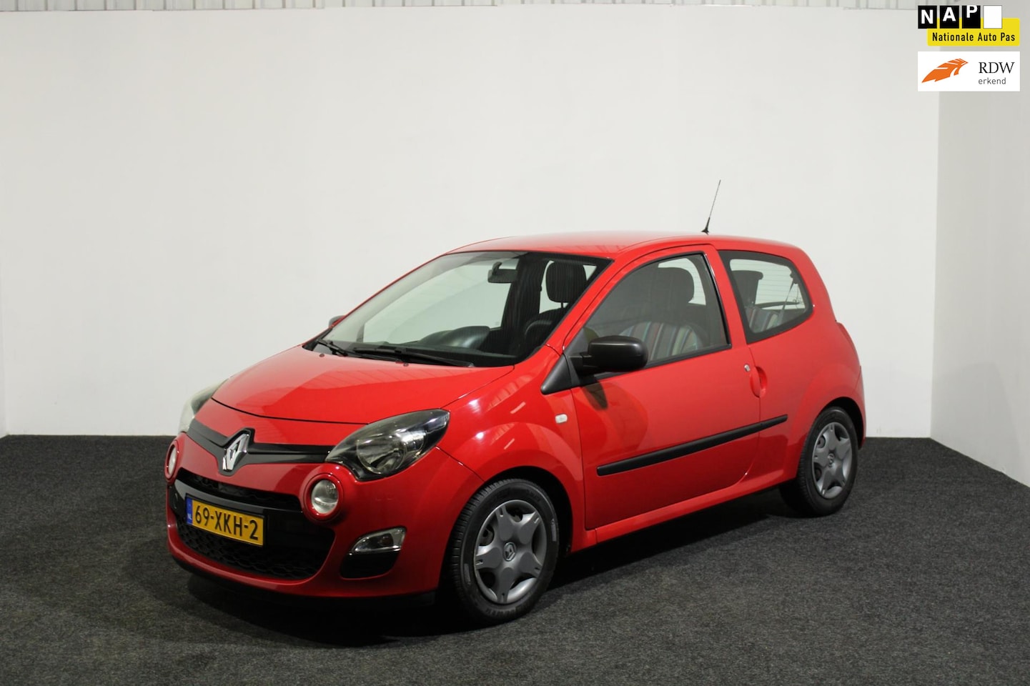 Renault Twingo - 1.2 16V Authentique voorzien van cruise control, nieuwe apk en afleveringsbeurt en distrib - AutoWereld.nl