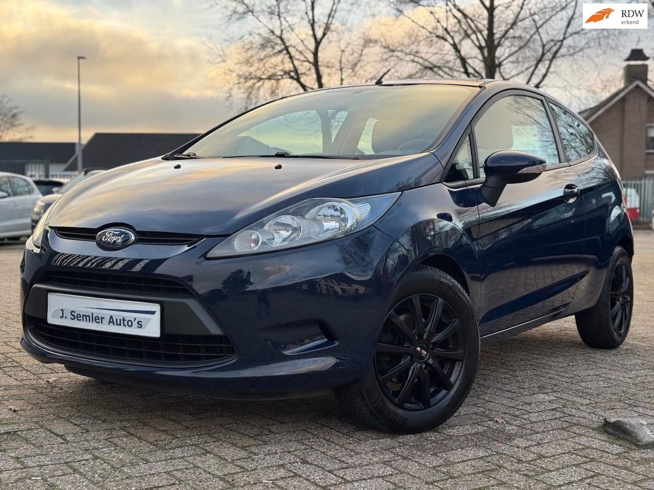Ford Fiesta - 1.25 AIRCO 130DKM ZWARTE VELGEN AUX NIEUWE APK - AutoWereld.nl