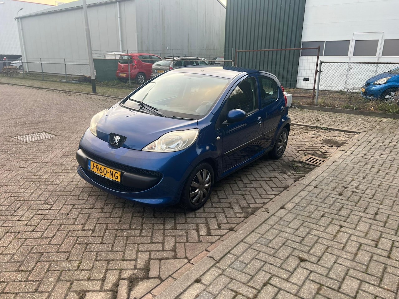 Peugeot 107 - 1.0-12V XR Airco Elk Ramen Toerenteller 4 Deurs - AutoWereld.nl