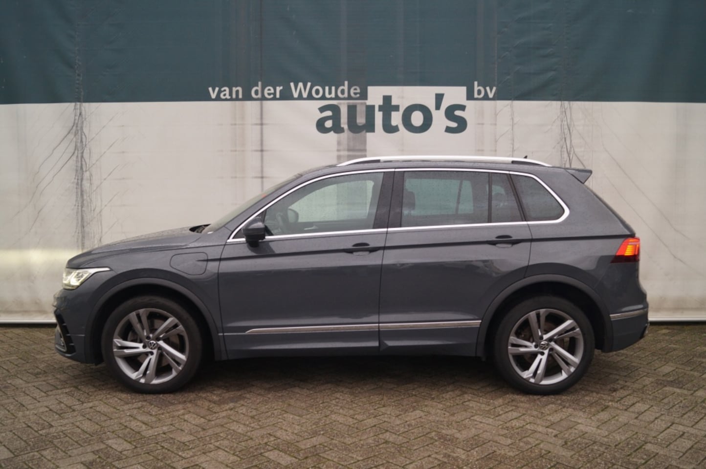 Volkswagen Tiguan - 1.4 TSI 150pk DSG eHybrid R-Line Business Plus - AutoWereld.nl