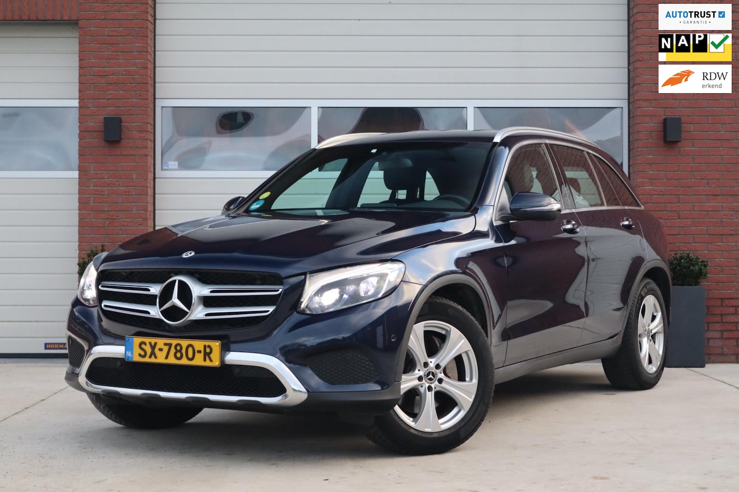 Mercedes-Benz GLC-klasse - 220 d 4MATIC Business Solution - Trekhaak wegklapbaar - Half leder - Sportstoelen - Camera - AutoWereld.nl