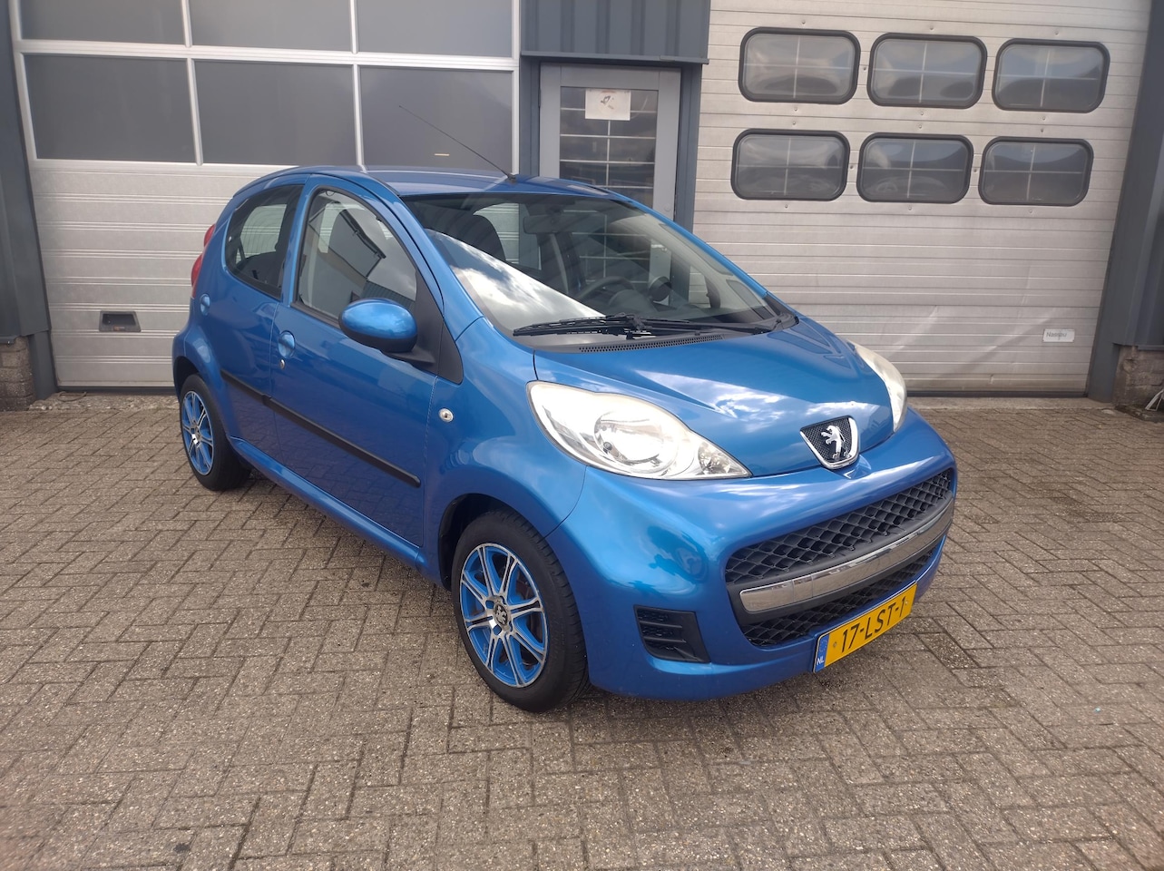 Peugeot 107 - 1.0-12V XS Airco, elec ramen, centrale vergendeling - AutoWereld.nl