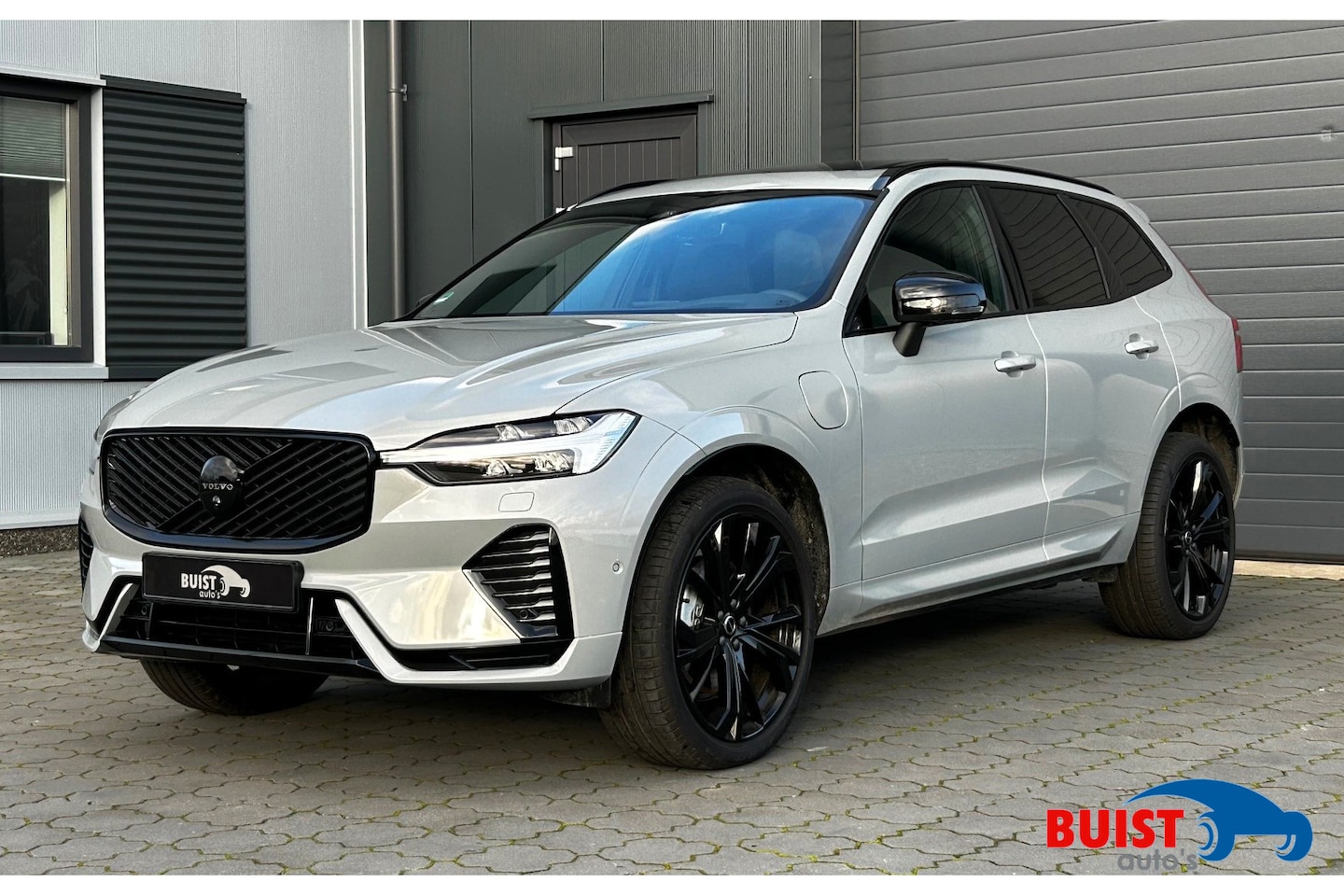 Volvo XC60 - 2.0 T6 Plug-in hybrid AWD Ultra Black Edition PANO H/K 21" 360 CAMERA VOL! 1037KM! - AutoWereld.nl