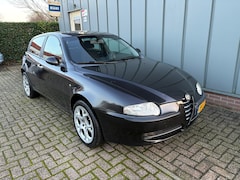 Alfa Romeo 147 - 1.6 T.Spark Veloce Trofeo NAP//AIRCO//TREKHAAk//ELEC.RAMEN