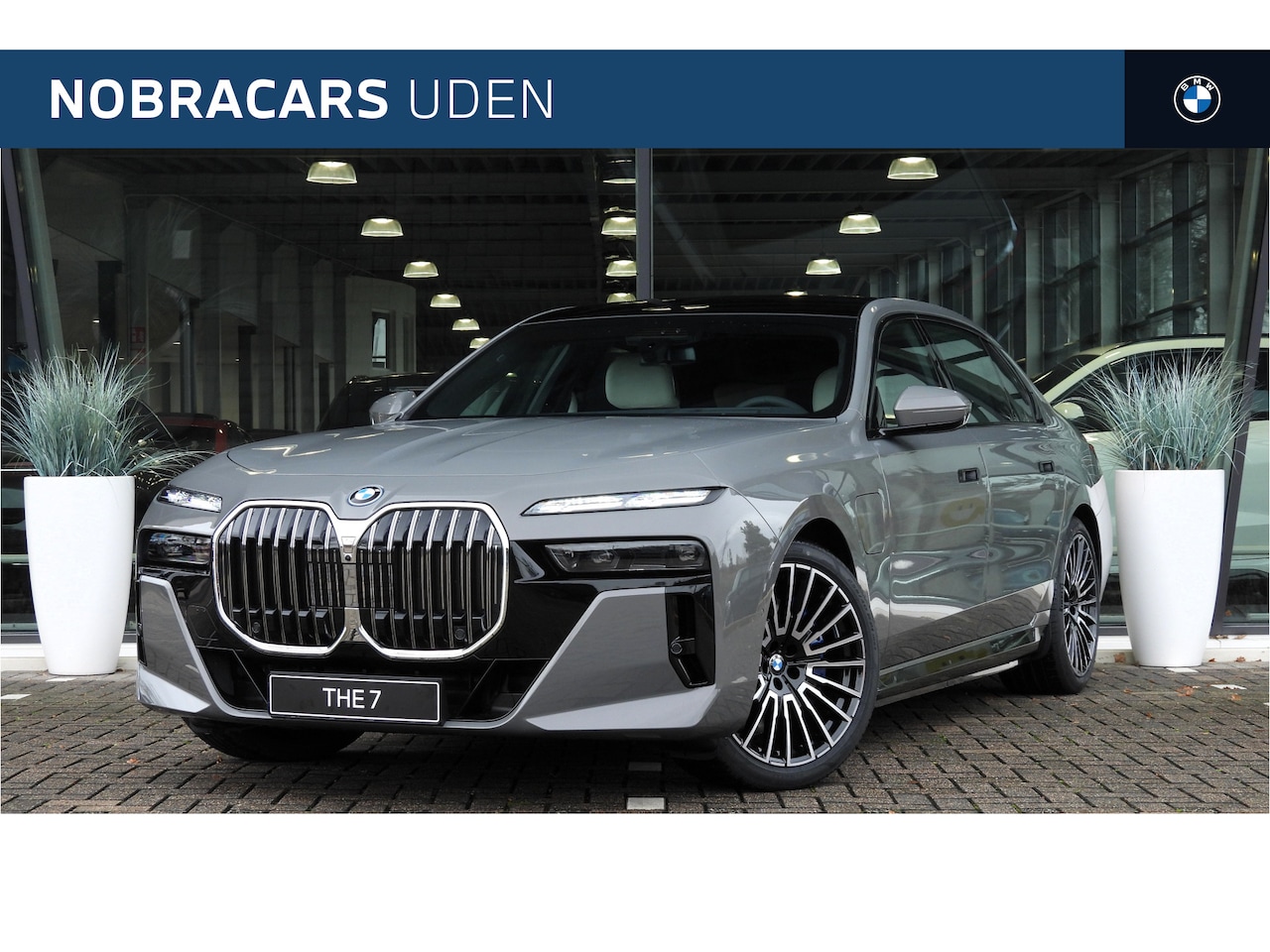 BMW 7-serie - 750e xDrive M Sport Automaat / Panoramadak Sky Lounge / Trekhaak / Massagefunctie / Bowers - AutoWereld.nl