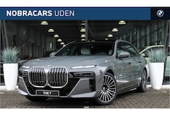 BMW 7-serie - 750e xDrive M Sport Automaat / Panoramadak Sky Lounge / Trekhaak / Massagefunctie / Bowers