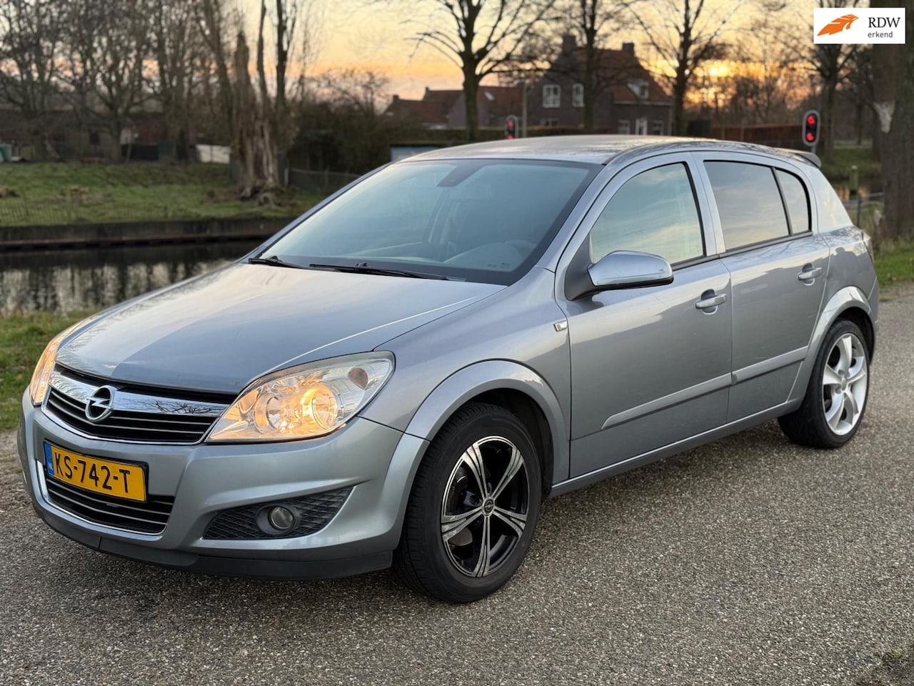 Opel Astra - 1.6 Cosmo|Airco|5-Deurs|Nieuwe Apk - AutoWereld.nl