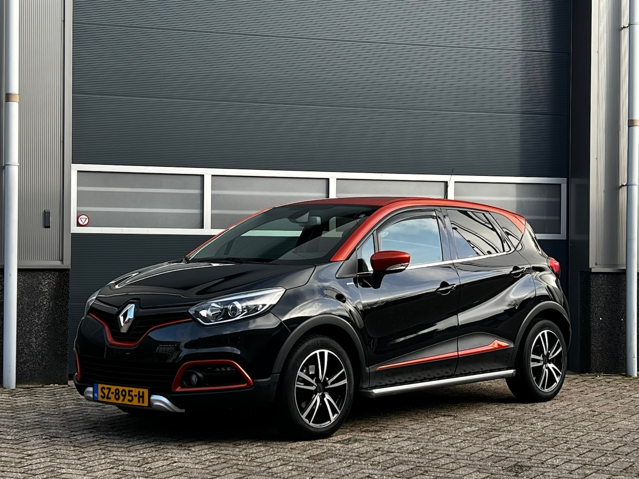 Renault Captur - 1.2 TCe Limited Edit.bj.2016 Autom|Camera|Navi|Trekhaak. - AutoWereld.nl