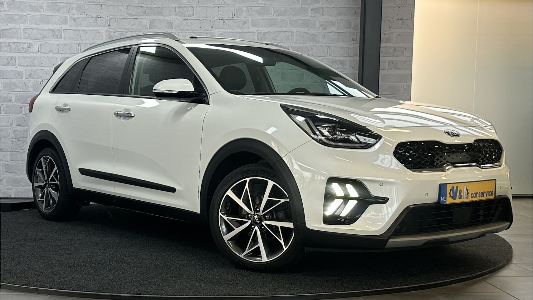 Kia Niro - 1.6 GDi Hybrid ExecutiveLine / Stoel/stuurverwr. / ACC / Lane assist / Pano / JBL - AutoWereld.nl