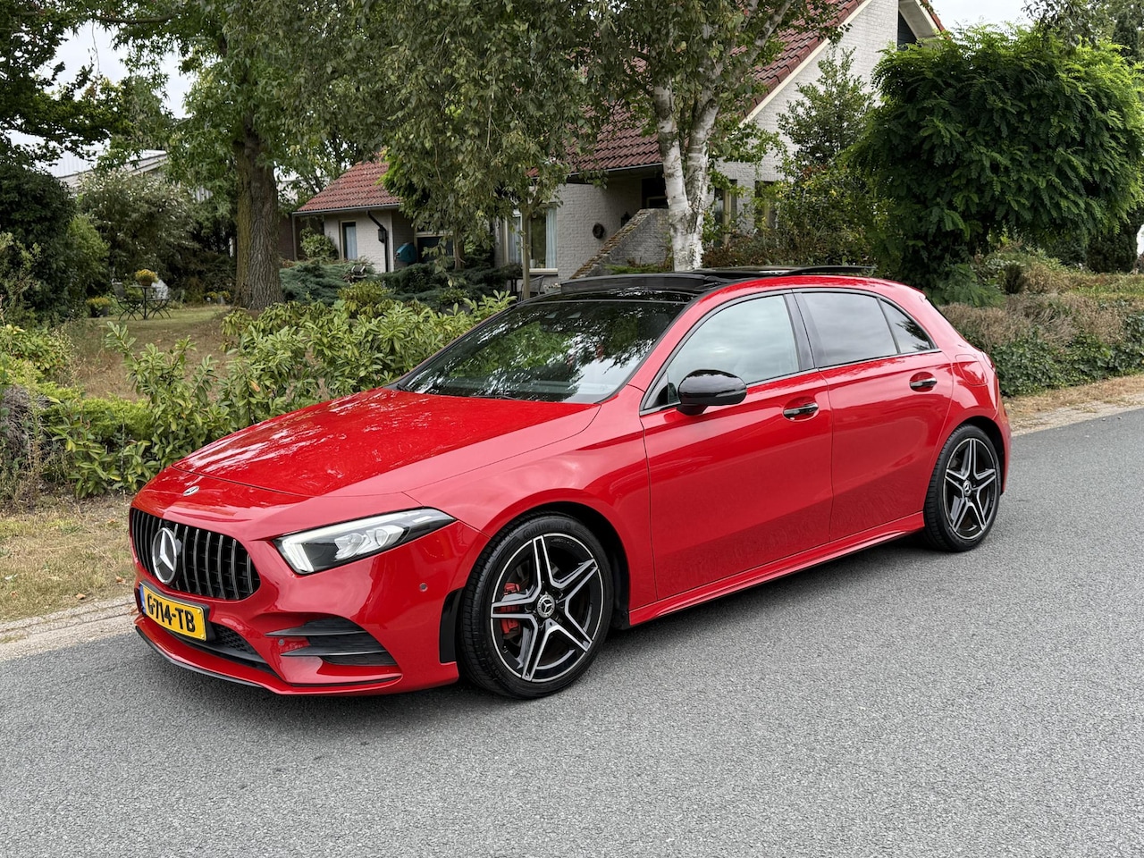Mercedes-Benz A-klasse - 200 AMG 163PK Automaat•Pano•Burmester - AutoWereld.nl