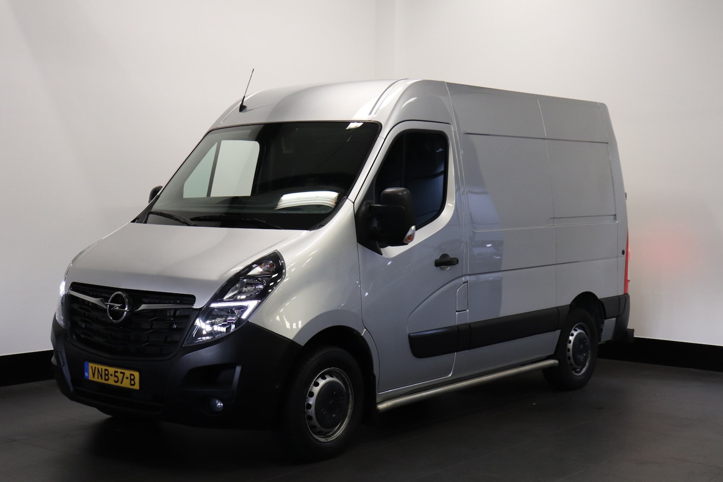 Opel Movano - 2.3 Turbo 180PK L1H2 - EURO 6 - Airco - Navi - Cruise - €14.950,- Excl. - AutoWereld.nl