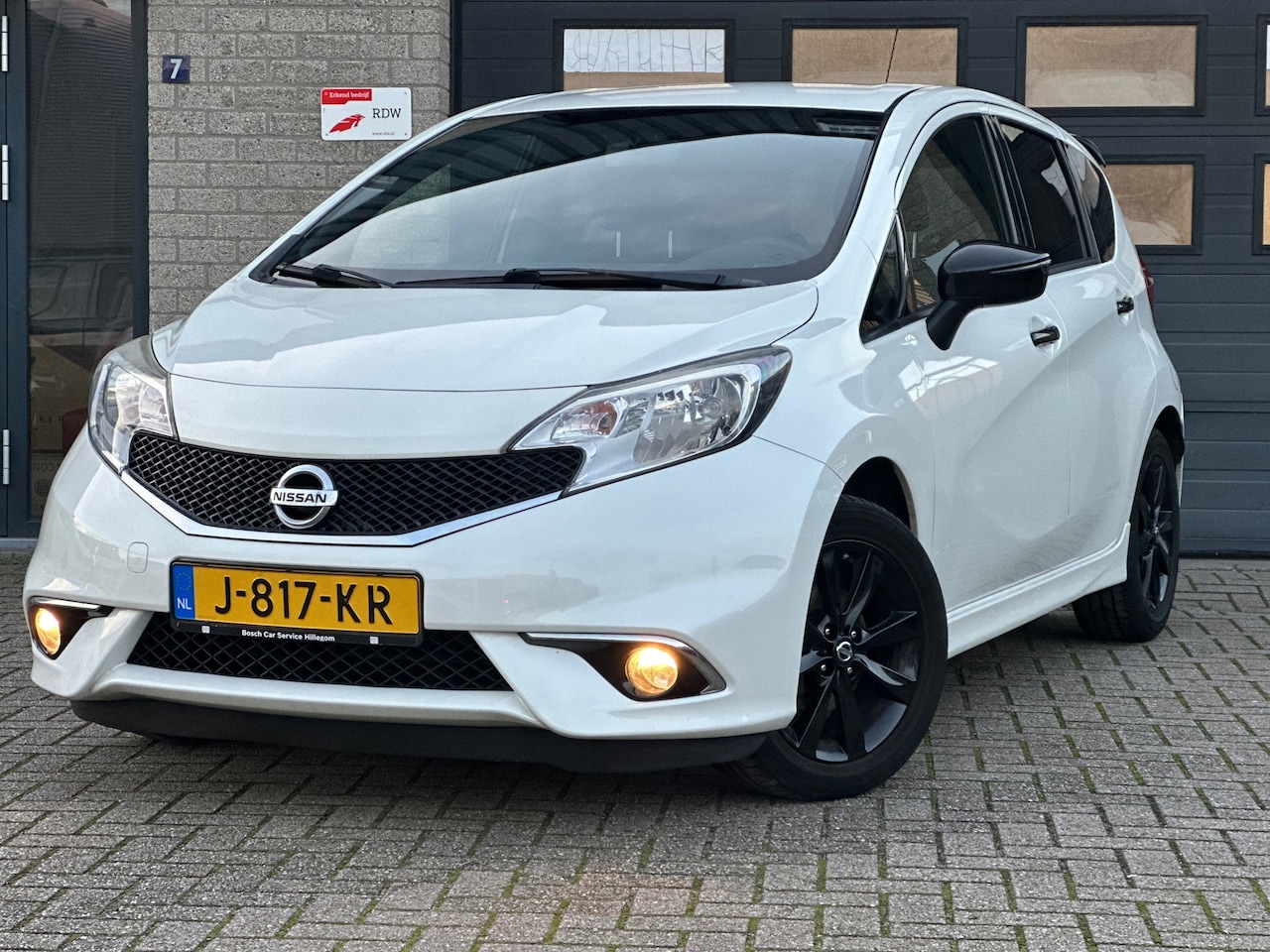 Nissan Note - 1.2 Black Edition / PDC / Cruise Control / Navi / Airco / Sport / Parelmoer Wit / Met Gara - AutoWereld.nl