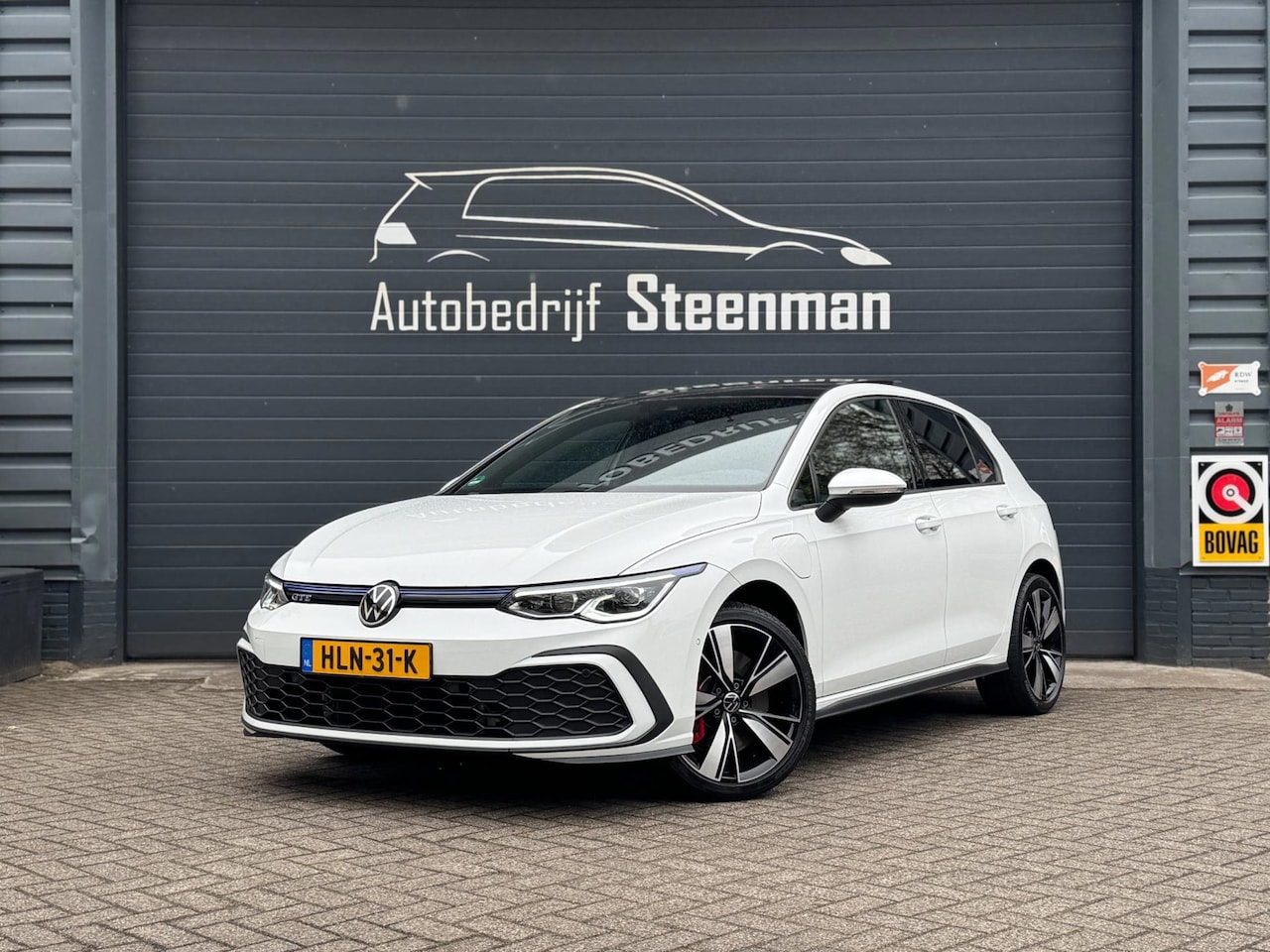 Volkswagen Golf - GTE 1.4 TSI | IQ Lights | Pano | HUD | Carplay - AutoWereld.nl