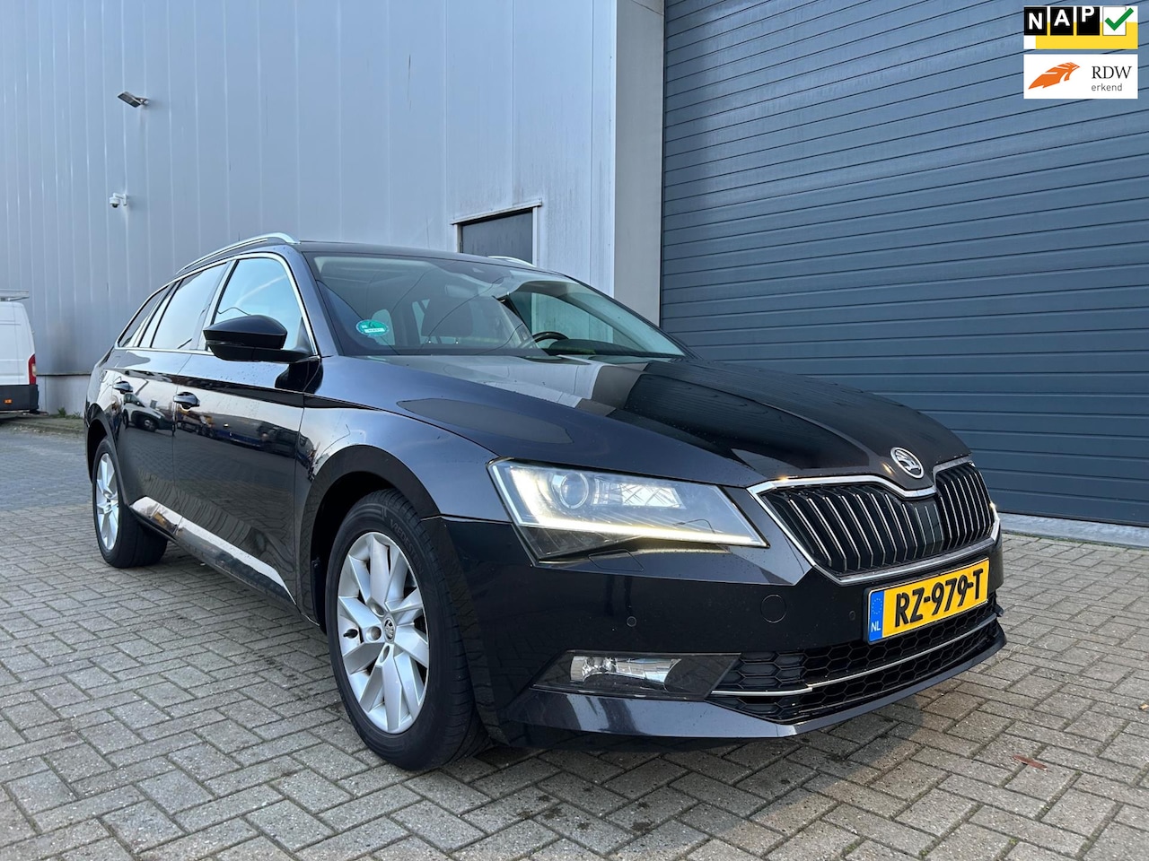 Skoda Superb Combi - 1.4 TSI ACT Ambition Business AUT PANO - AutoWereld.nl