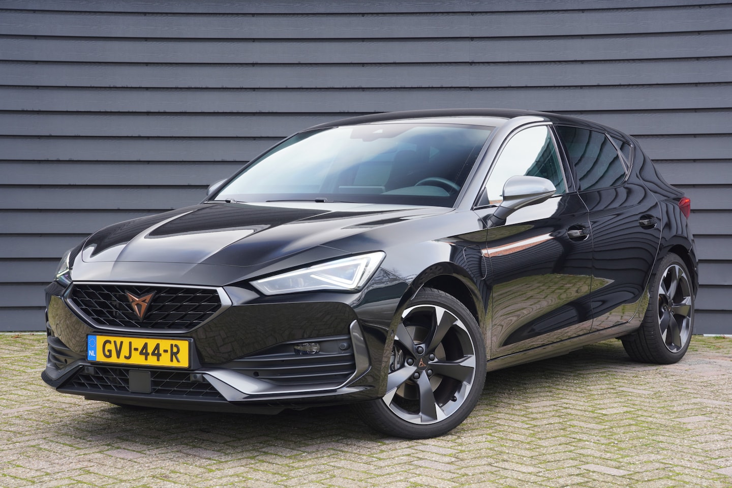 CUPRA Leon - 1.4 e-Hybrid VZ Business - CAMERA - BEATS AUDIO - CARPLAY - KEYLESS - - AutoWereld.nl