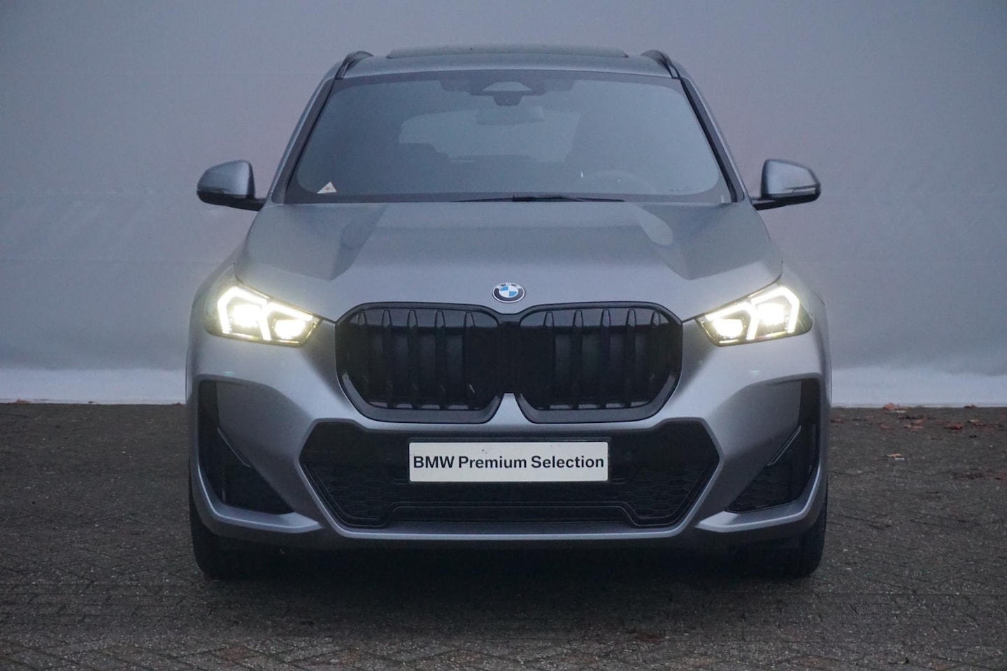 BMW X1 - sDrive20i M Sportpakket Pro 19'' / Panoramadak / Elektrisch verstelbare stoelen / Harman K - AutoWereld.nl