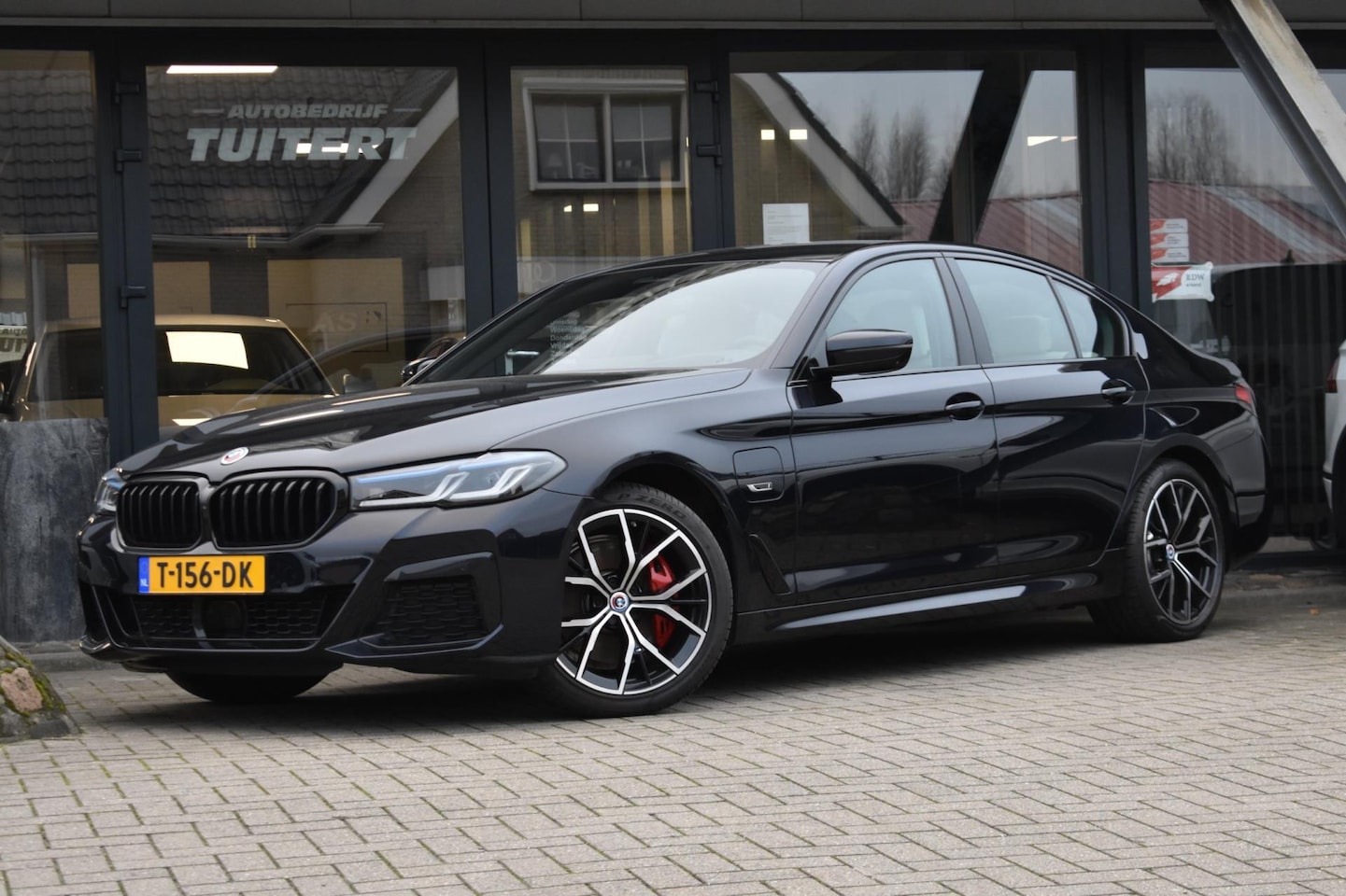 BMW 5-serie - 530e M-Sport Pro | LASERLIGHT | HARMAN KARDON | 360 CAMERA | TREKHAAK | DEALER ONDERHOUDEN - AutoWereld.nl