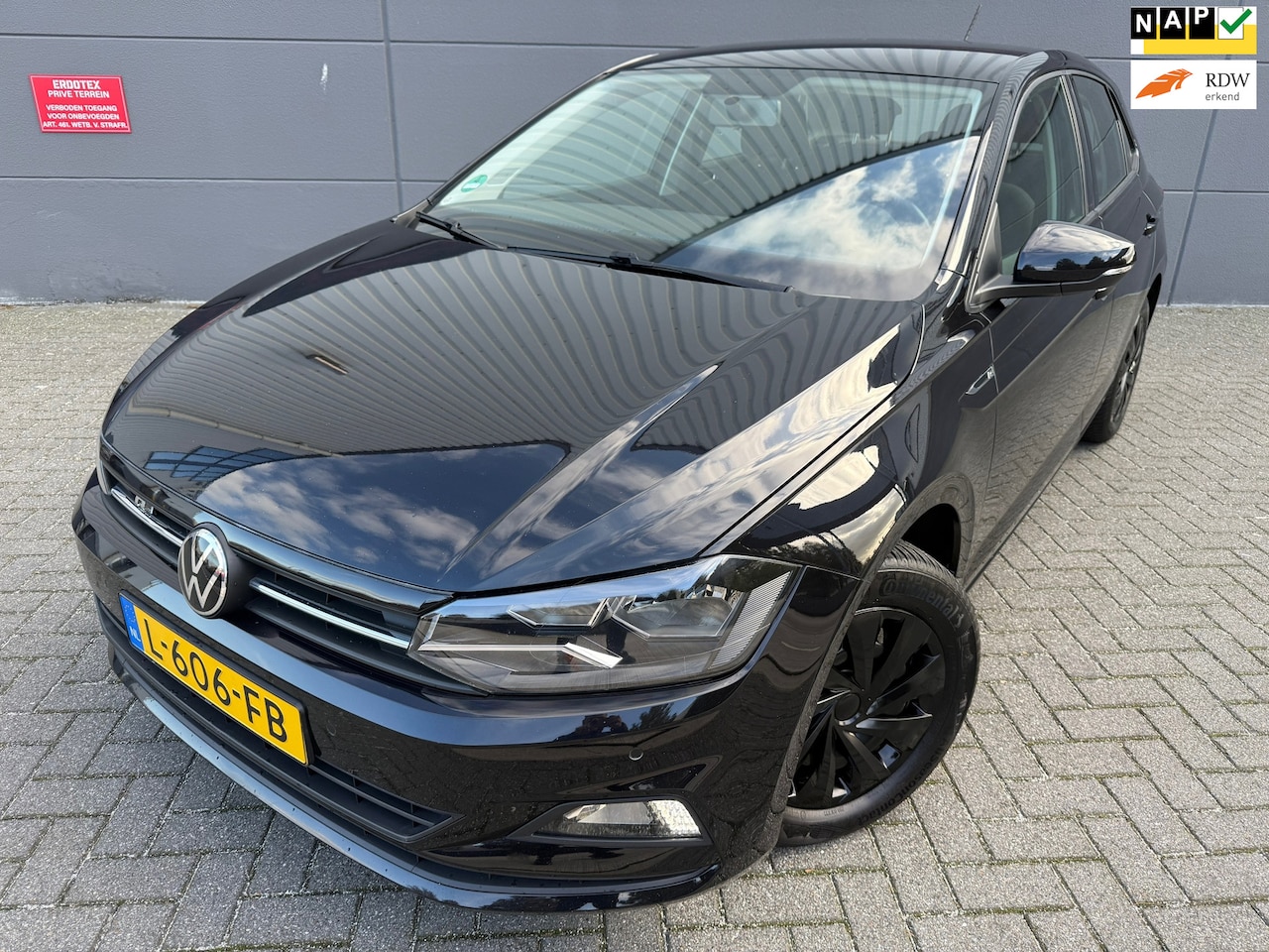 Volkswagen Polo - 1.0 TSI R-LINE Business*CRUISE*APK*NAP*NAVI*CARPLY*PARK SENSOREN - AutoWereld.nl