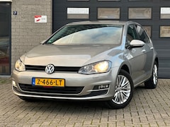 Volkswagen Golf - 1.2 TSI Cup Edition / Stoelverwarming / Dealer Onderhouden / Electrische Trekhaak / PDC Vo