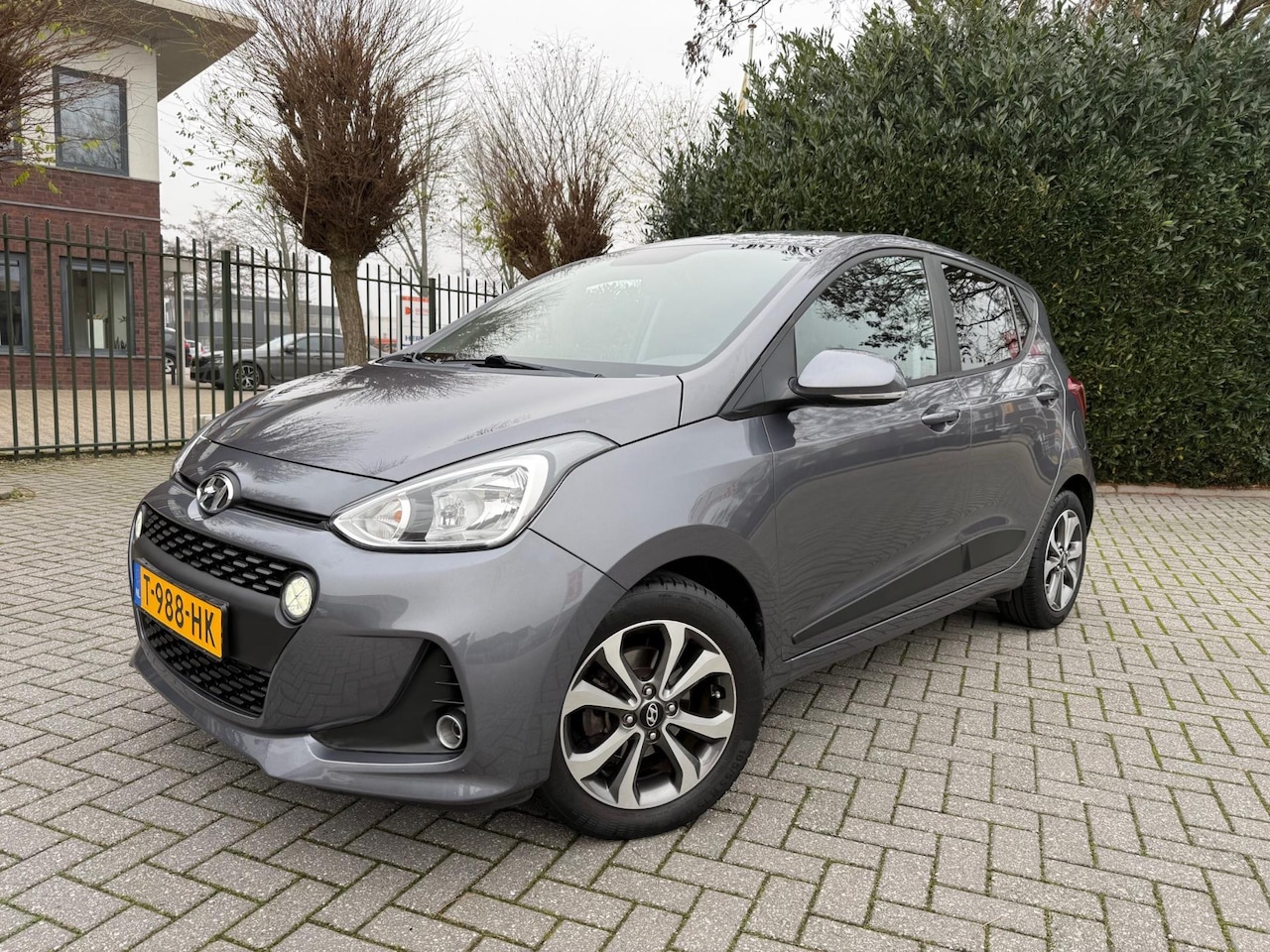 Hyundai i10 - 1.0i, Clima, Cruise Control, Navigatie, Parkeersensoren, LM-velgen 15", Stoelverwarming, S - AutoWereld.nl