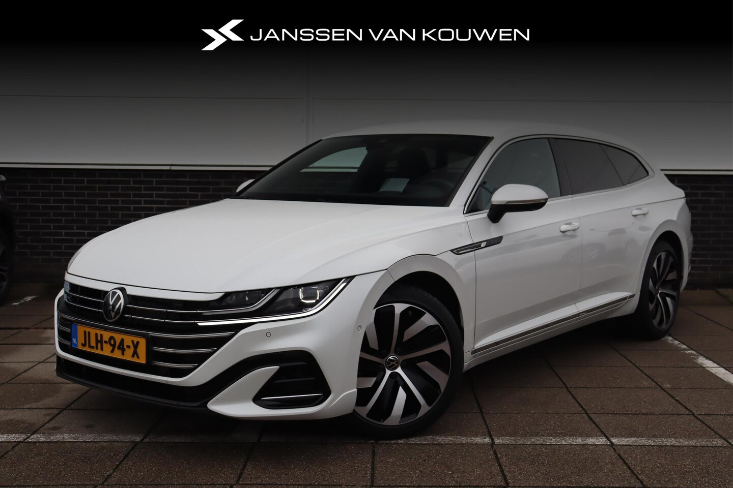 Volkswagen Arteon Shooting Brake - 1.4 TSI eHybrid R-Line Business+ * Trekhaak * Head-Up * Nappa Leder * Stuur/Stoelverwarmin - AutoWereld.nl