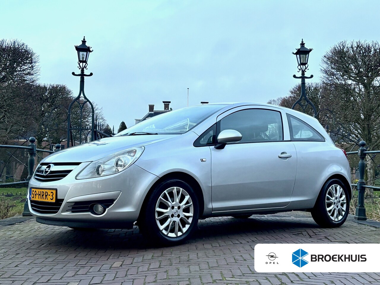 Opel Corsa - 1.4-16V COSMO | NL-AUTO! | APPLE CARPLAY & ANDROID AUTO | CRUISE CONTROL | AIRCO | NAVIGAT - AutoWereld.nl