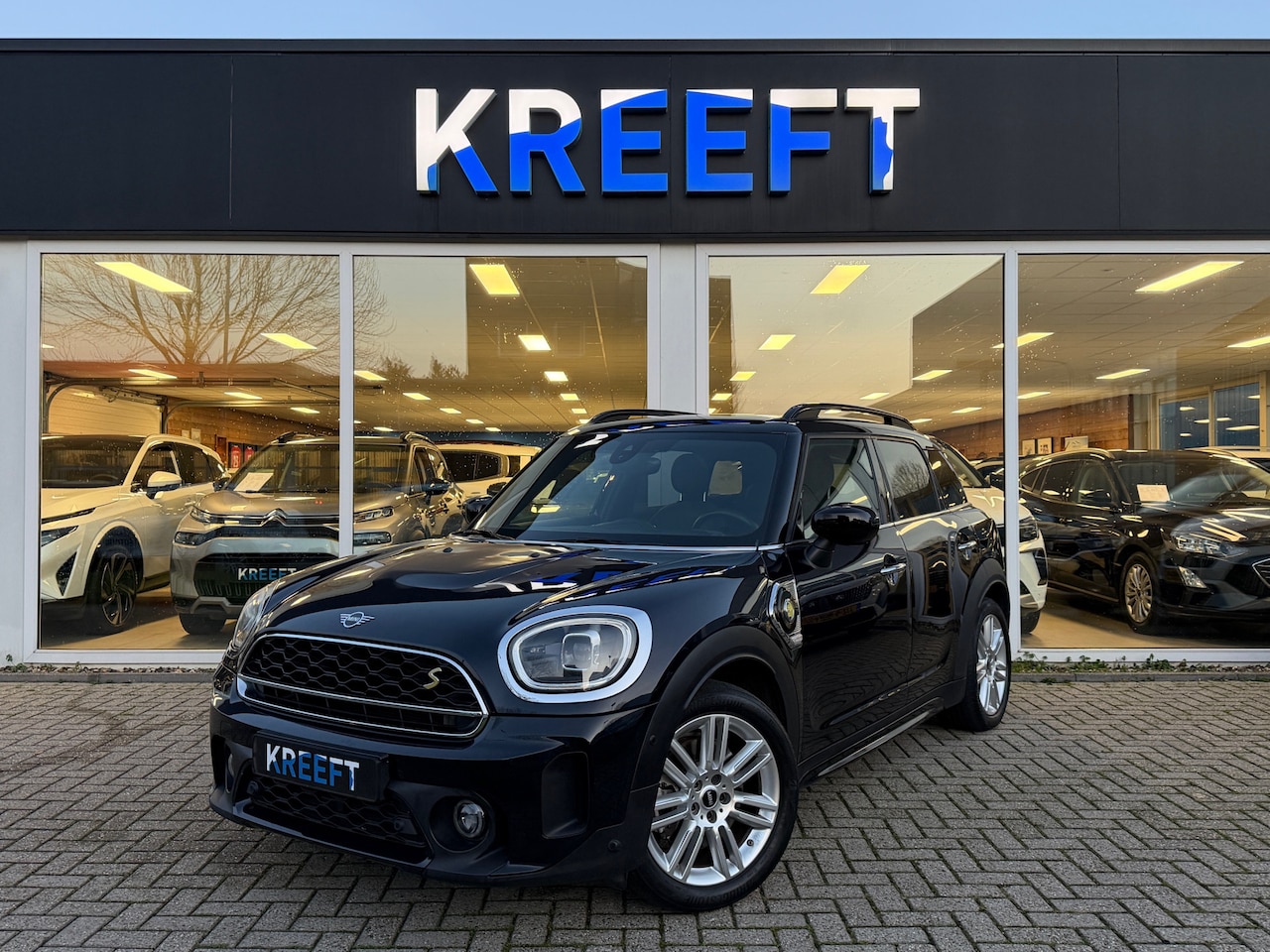 MINI Countryman - Mini 2.0 Cooper S E ALL4 Chili Leder | Hud | Panorama - AutoWereld.nl
